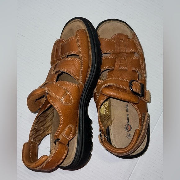 Earth Shoe - Picture 1 of 5